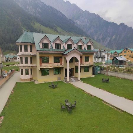 Hotel Sheen Srīnagar 외부 사진