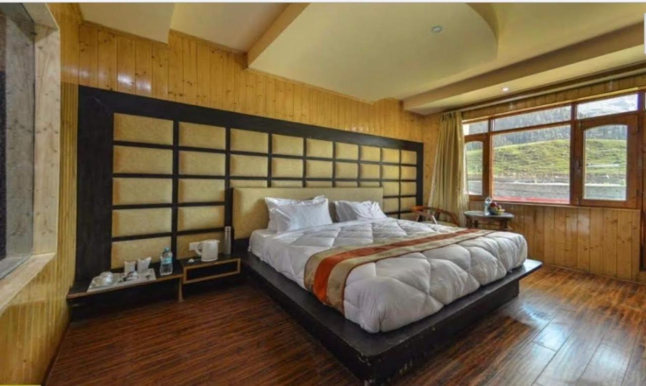 Hotel Sheen Srīnagar 외부 사진