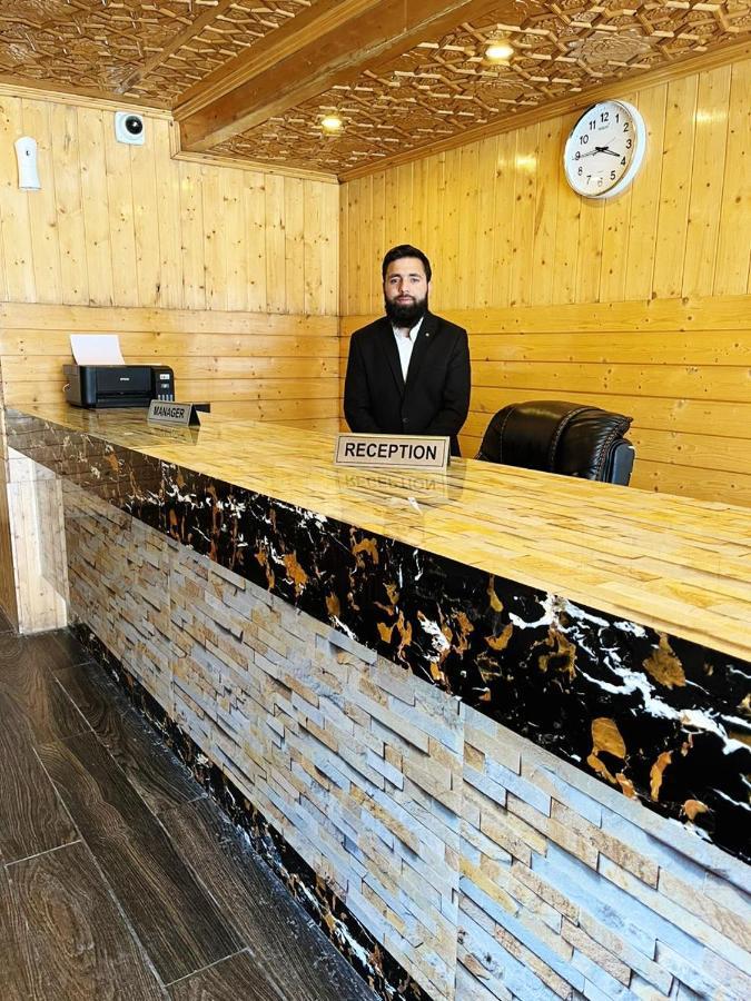 Hotel Sheen Srīnagar 외부 사진