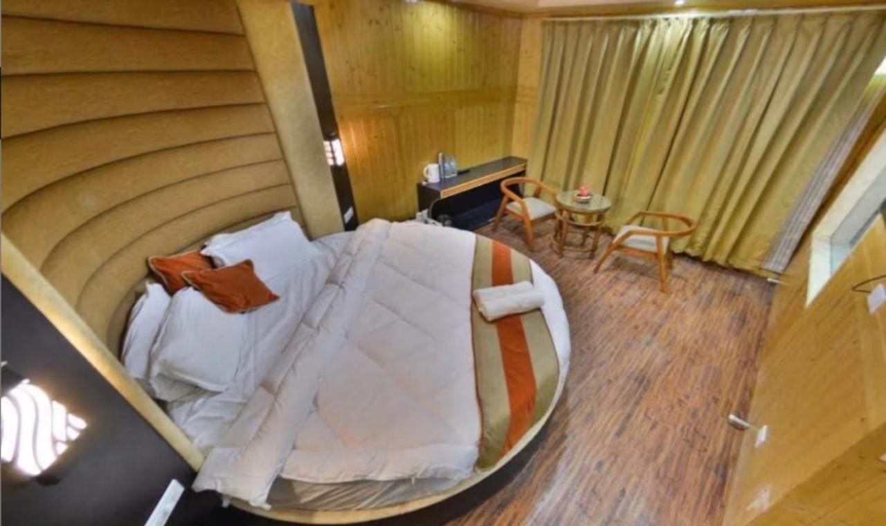 Hotel Sheen Srīnagar 외부 사진