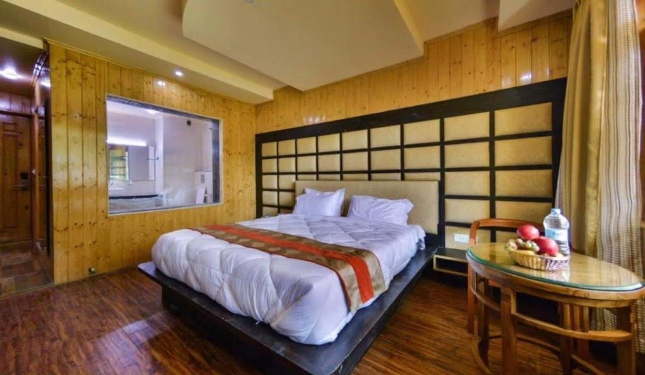 Hotel Sheen Srīnagar 외부 사진