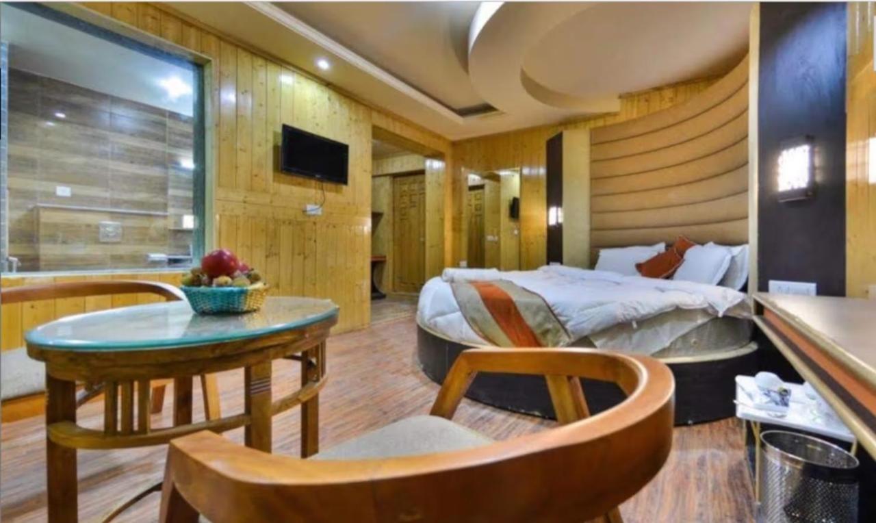 Hotel Sheen Srīnagar 외부 사진
